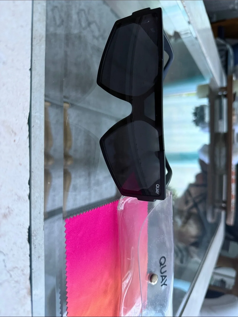 QUAY Australia Black Sunglasses Space Age. NWOT!